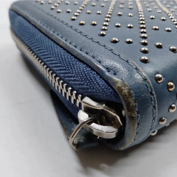 Gucci RARE! Blue Studded Women's Wallet - Sleek Everyday Clutch - Picture 8 of 9